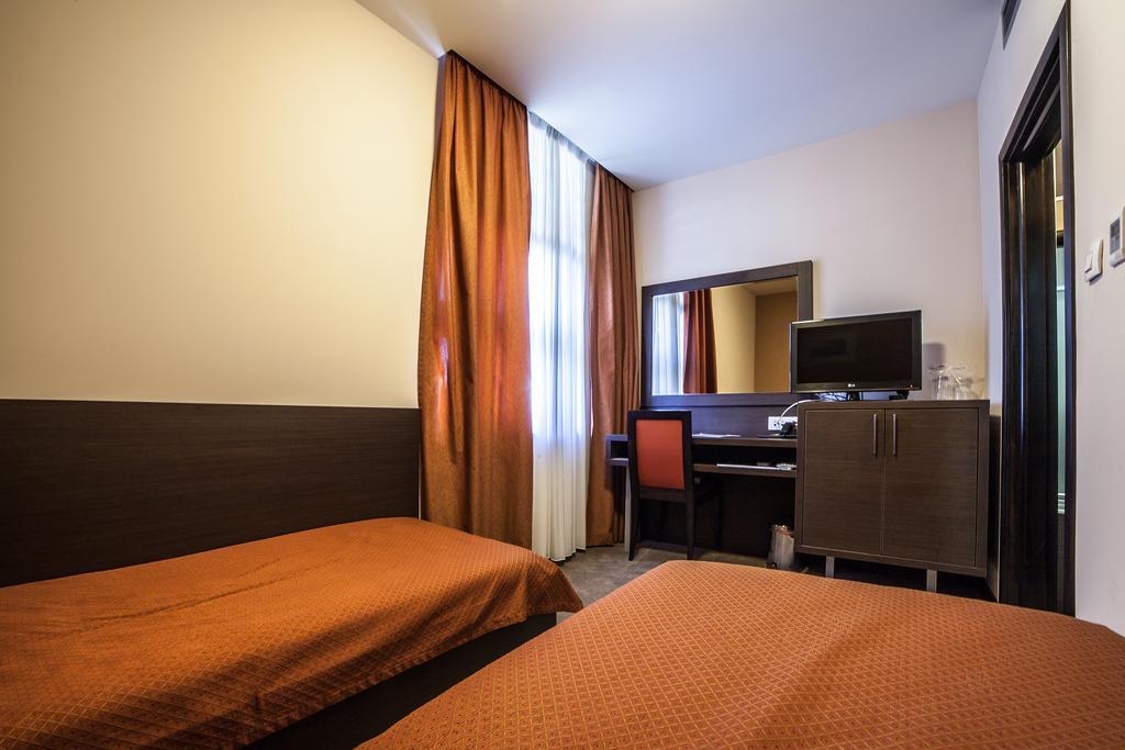 Hotel Terminus Podgorica Pokoj fotografie